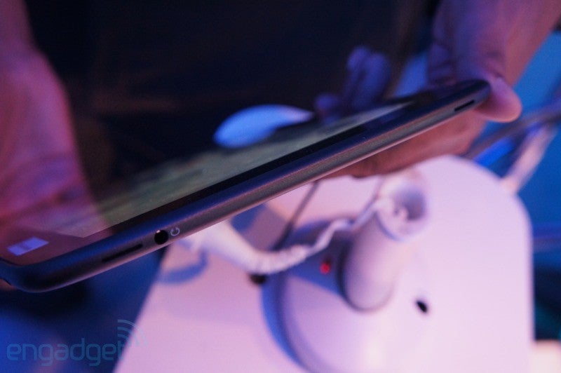 10" Lenovo tablet prototype promises ten hours of Android ICS use with Intel's Medfield silicon