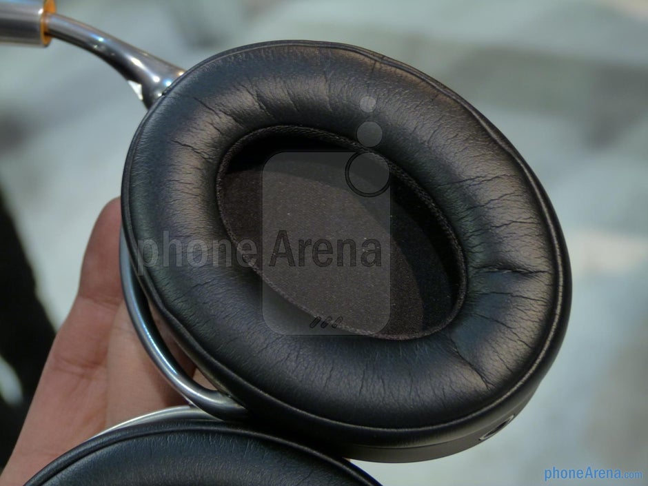 Parrot Zik Bluetooth headphones hands-on
