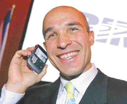 Jim Balsillie talking with an acquirer? - Samsung says it is not interested in RIM; latter&#039;s stock falls after-hours