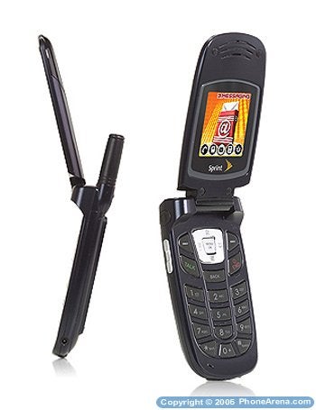 Sprint PCS launches 4 new clamshell phones