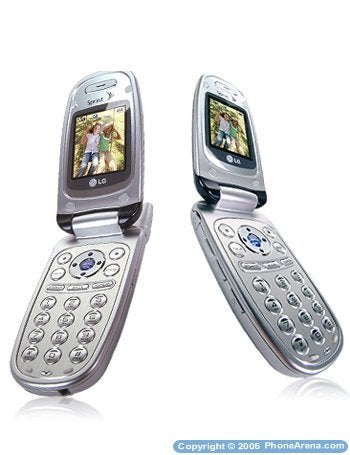Sprint PCS launches 4 new clamshell phones