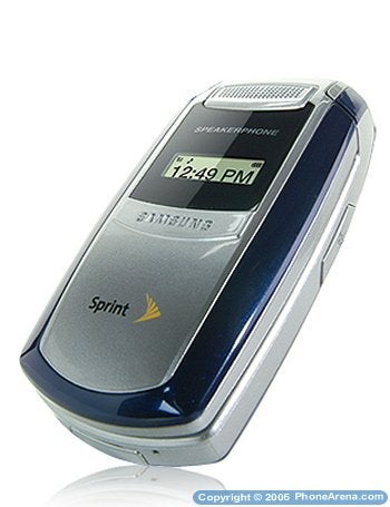 Sprint PCS launches 4 new clamshell phones