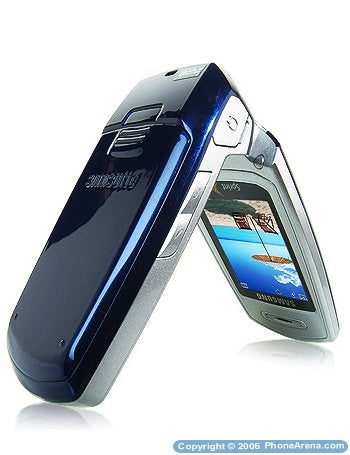 Sprint PCS launches 4 new clamshell phones