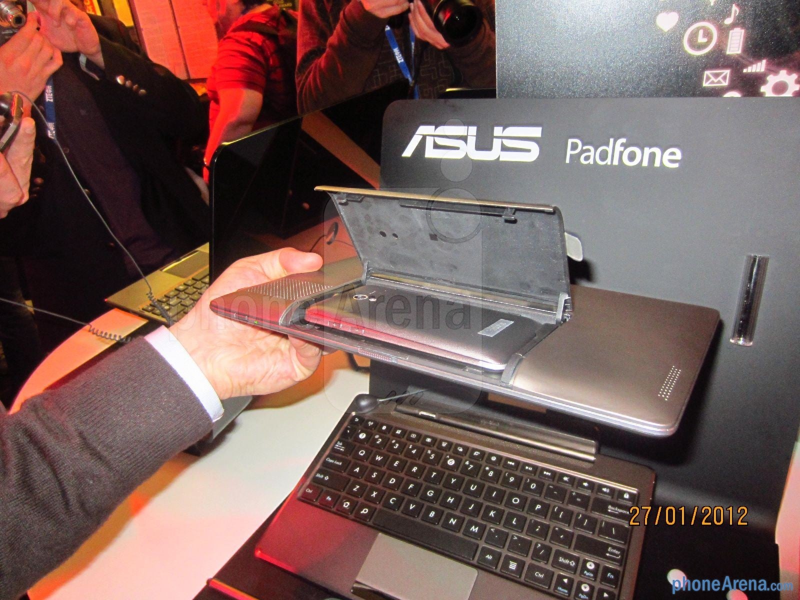 Asus Padfone - a versatile platform or just good engineering exercise?