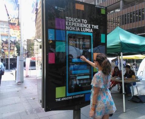 Giant interactive Nokia Lumia 800 - Nokia Lumia 800 promoted in Australia as the &quot;Amazing Everyday&quot;