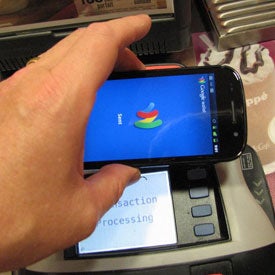 Google Wallet at work - Google thinking of sharing Google Wallet revenue with Verizon and AT&amp;T