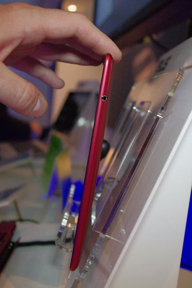 The Asus Transformer Pad 300 is thin - Quad-core Asus Transformer Pad 300 to launch in U.S. on April 22nd