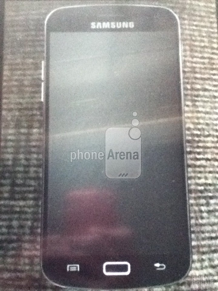 Alleged Samsung Galaxy S3 photo shows both physical and capacitive buttons