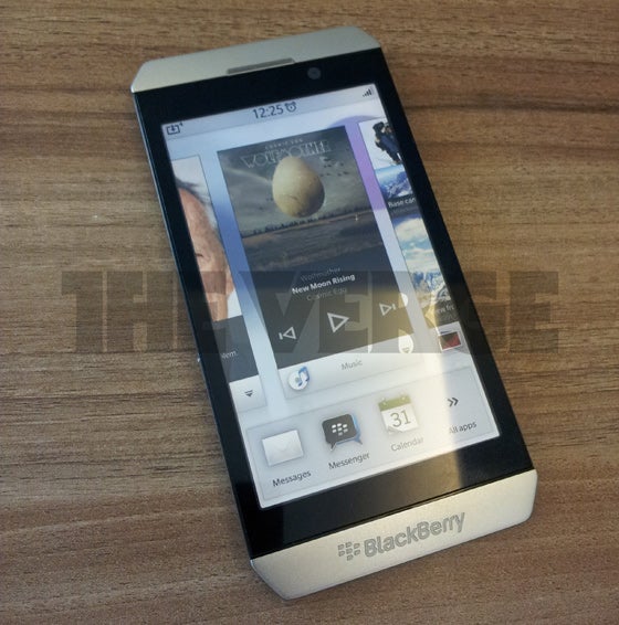 Is this the BlackBerry London? - Leaked picture reveals new BlackBerry 10 Alpha Developer&#039;s phone
