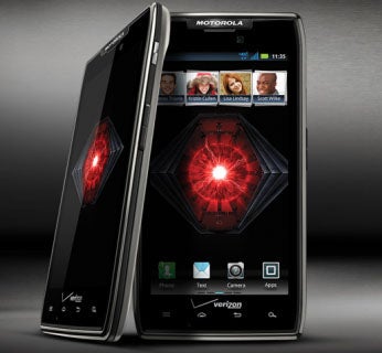 The top-selling Motorola DROID RAZR MAXX - Mighty Apple iPhone brought down by Motorola DROID RAZR MAXX at Verizon says analyst