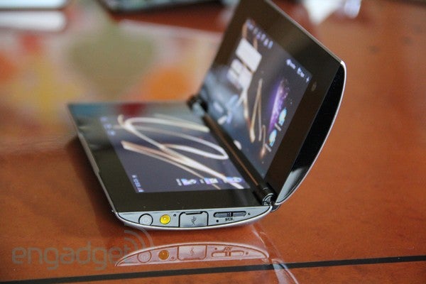 Side view of the clamshell look of the Sony Tablet P - Sony Tablet P and Sony Tablet S get updated to Android 4.0.3