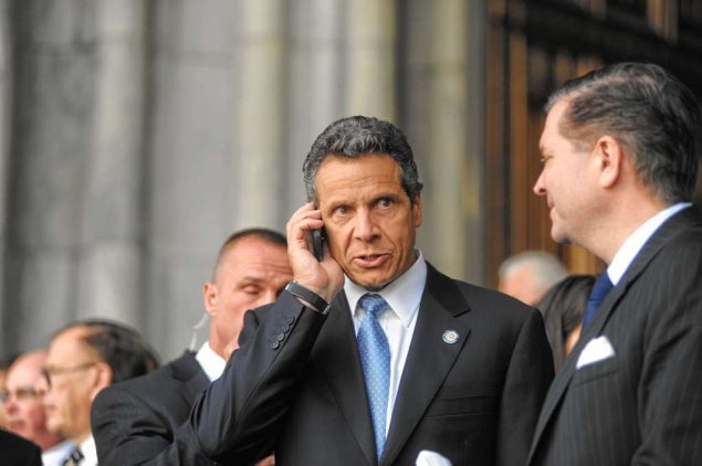 Using the phone is Governor Cuomo&#039;s preferred method of communication - Keeping RIM alive: NY  Governor uses PIN and BBM to avoid email