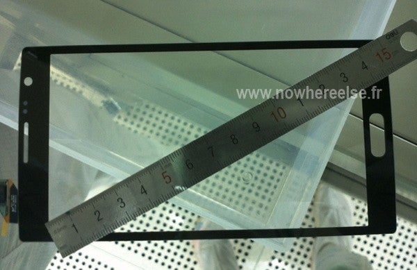 Alleged Samsung Galaxy Note II front panel poses for the camera, again with a 5.5-inch screen