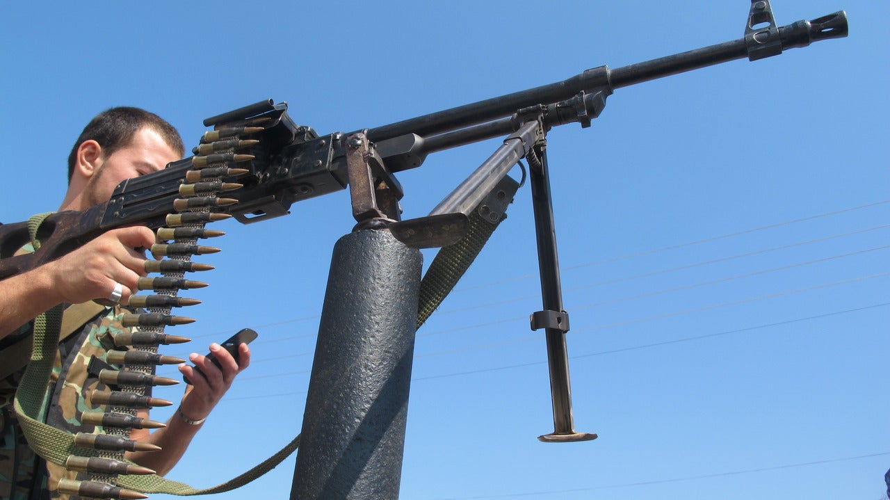 Multitasking like a boss: here's how to fire a machine gun and text at the same time