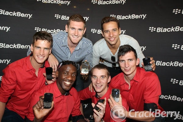 South African&#039;s Gold Medal winners received a Gold BlackBerry Bold 9900 from RIM - South Africa&#039;s Gold Medal winners get Gold BlackBerry Bold 9900