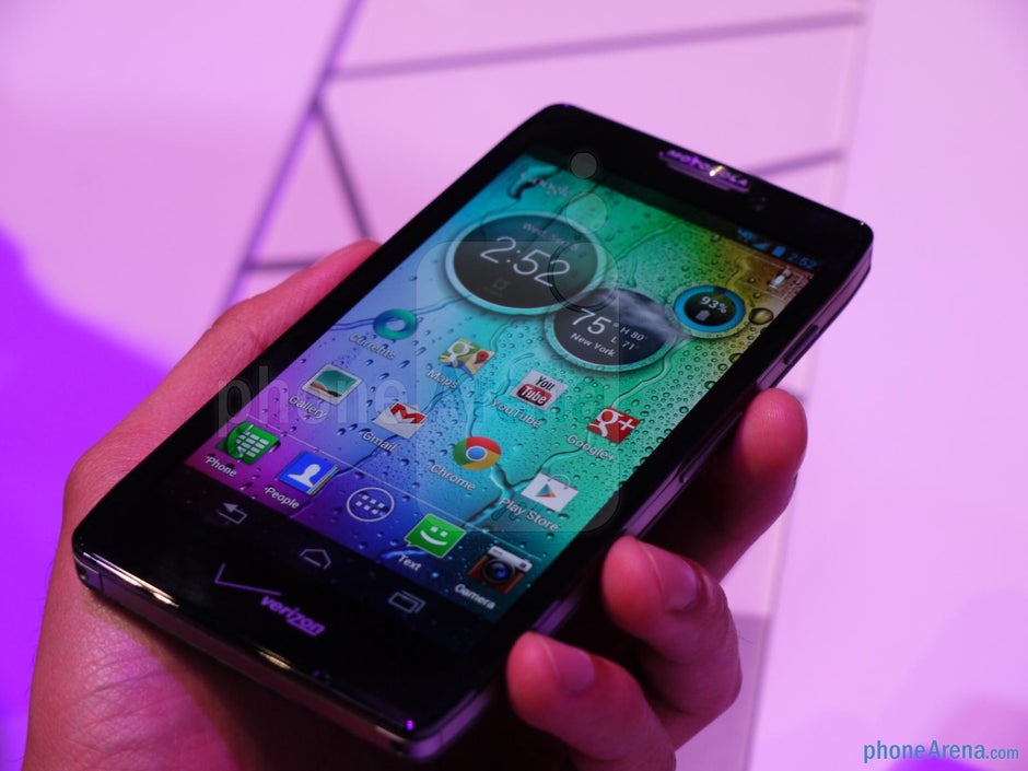 Motorola DROID RAZR MAXX HD hands-on - PhoneArena