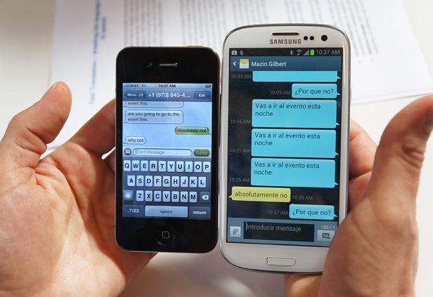 Texts sent in Spanish from the SGS III on the right appear in English on an unmodified iPhone on the left. - AT&amp;T tests text-messaging translation