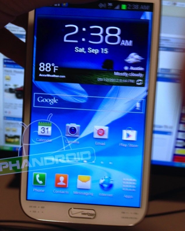 Leaked photo of the Verizon Samsung GALAXY Note II, check out the branded home button - FCC visits for three Samsung GALAXY Note II variants