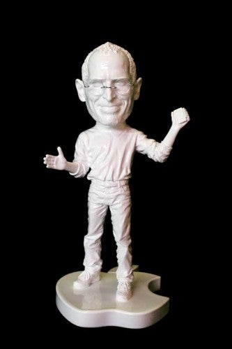 This sculpture of Steve Jobs allegedly contains his stolen trash - Sculpture of Steve Jobs allegedly contains his trash