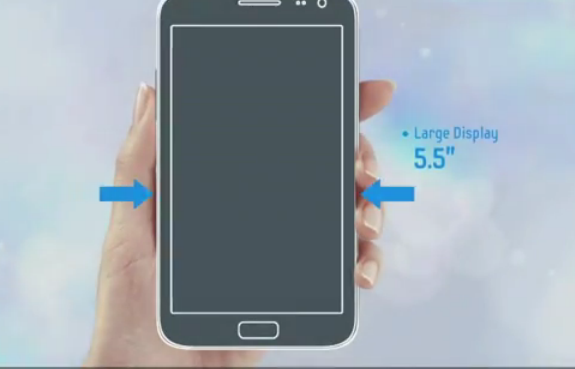 Samsung&#039;s recent video highlighted the larger screen on the sequel - Samsung GALAXY Note II now available from three UK carriers