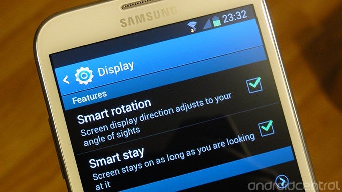 Smart Rotation makes sure the screen is always oriented correctly - Samsung GALAXY Note II offers &quot;Smart Rotation&quot;