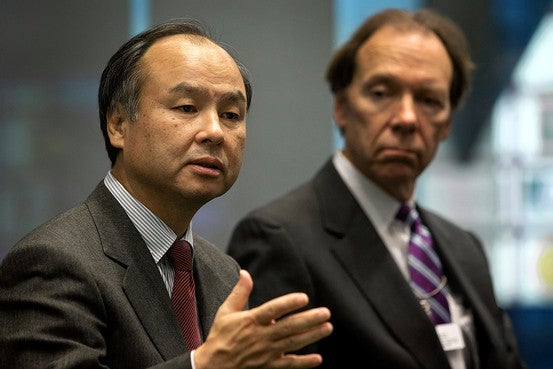 Softbank&#039;s Son (L) and Sprint&#039;s Hesse are still hungry to deal - Sprint&#039;s Hesse: Sprint, T-Mobile merger is possible in the long run