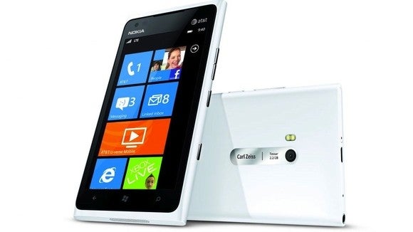 The Nokia Lumia 900 is one of the devices that uses Motorola's patents - Here we go again: Microsoft versus Motorola FRAND patent trial starts