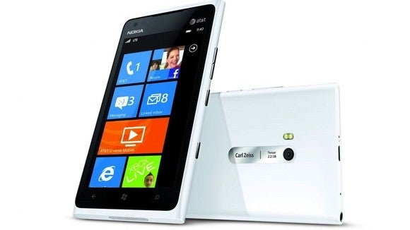 The Nokia Lumia 900 is one of the devices that uses Motorola&#039;s patents - Here we go again: Microsoft versus Motorola FRAND patent trial starts