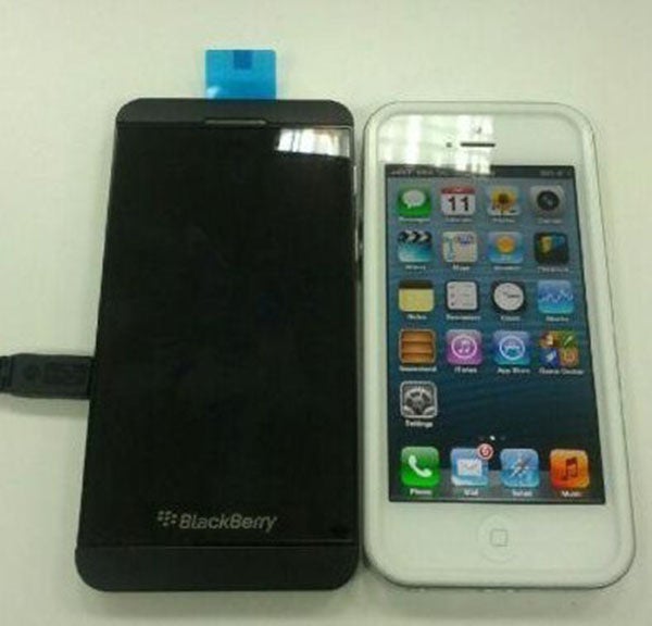 BlackBerry 10 L phone vs iPhone 5 - BlackBerry 10 L-series phone size compared to iPhone 5