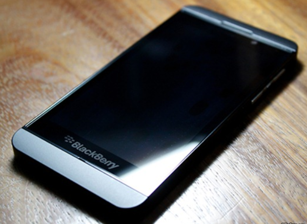 The sleek BlackBerry Z10 - RIM loses 1 million subscribers in the latest quarter while revenue drops 48%