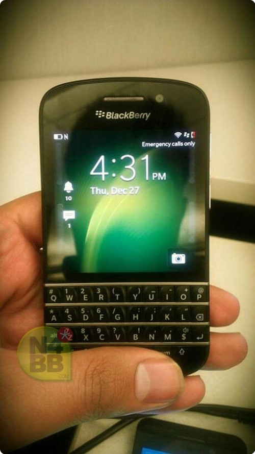 The BlackBerry X10 and its physical QWERTY keyboard - Pictures of the new BlackBerry X10, with a physical QWERTY, appear