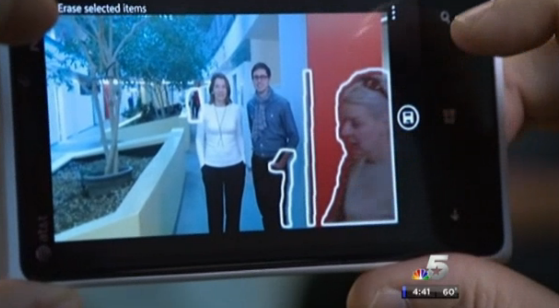 The Nokia Lumia 920 can remove someone who walks into a photo by accident - Local Dallas TV news shows the public what&#039;s new with smartphone cameras