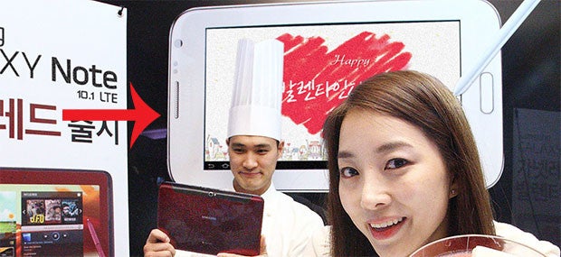 Is that the Samsung Galaxy Note 8.0 in the background? - Did Samsung accidentally show us the Samsung Galaxy Note 8.0?