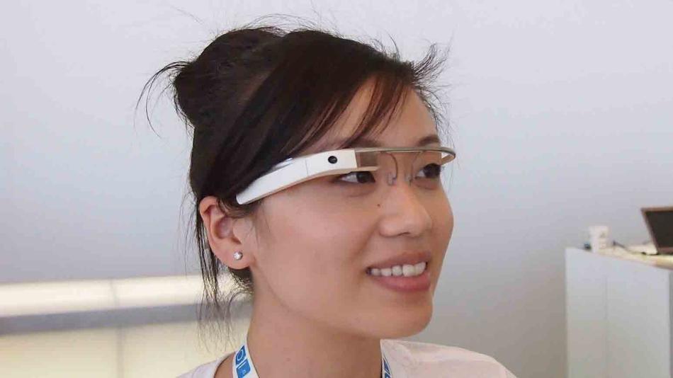 There will be no cellular radio on Google Glass - Google Glass will grab 3G/4G data from Android phones or the Apple iPhone