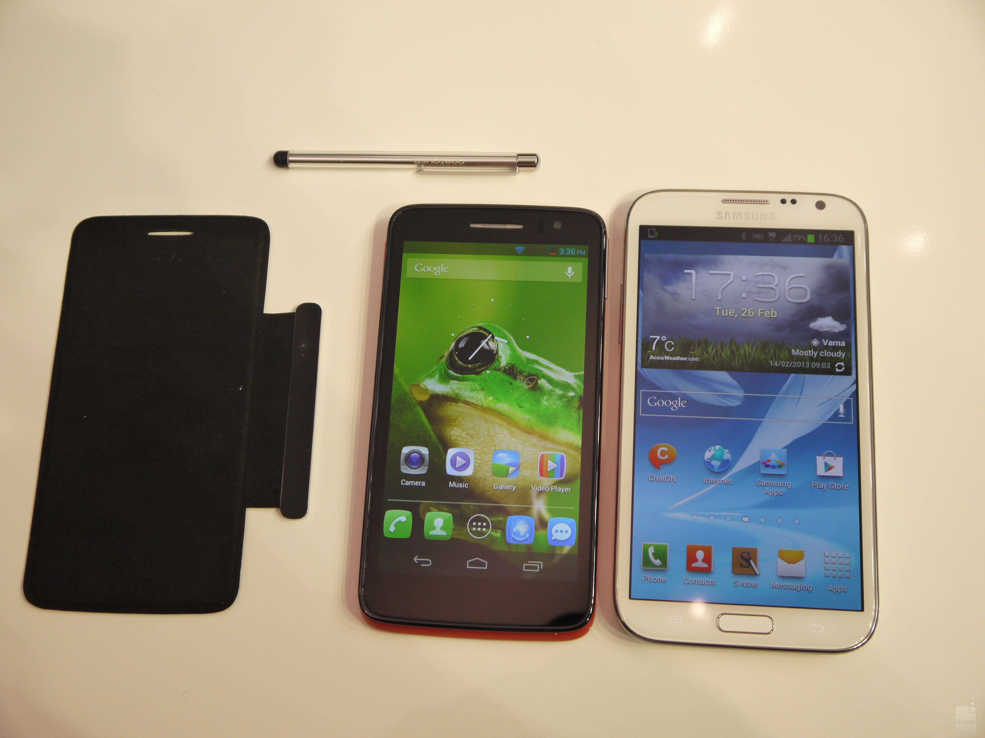 Alcatel One Touch Scribe HD vs Samsung Galaxy Note II - Alcatel One Touch Scribe HD vs Samsung Galaxy Note II - first look