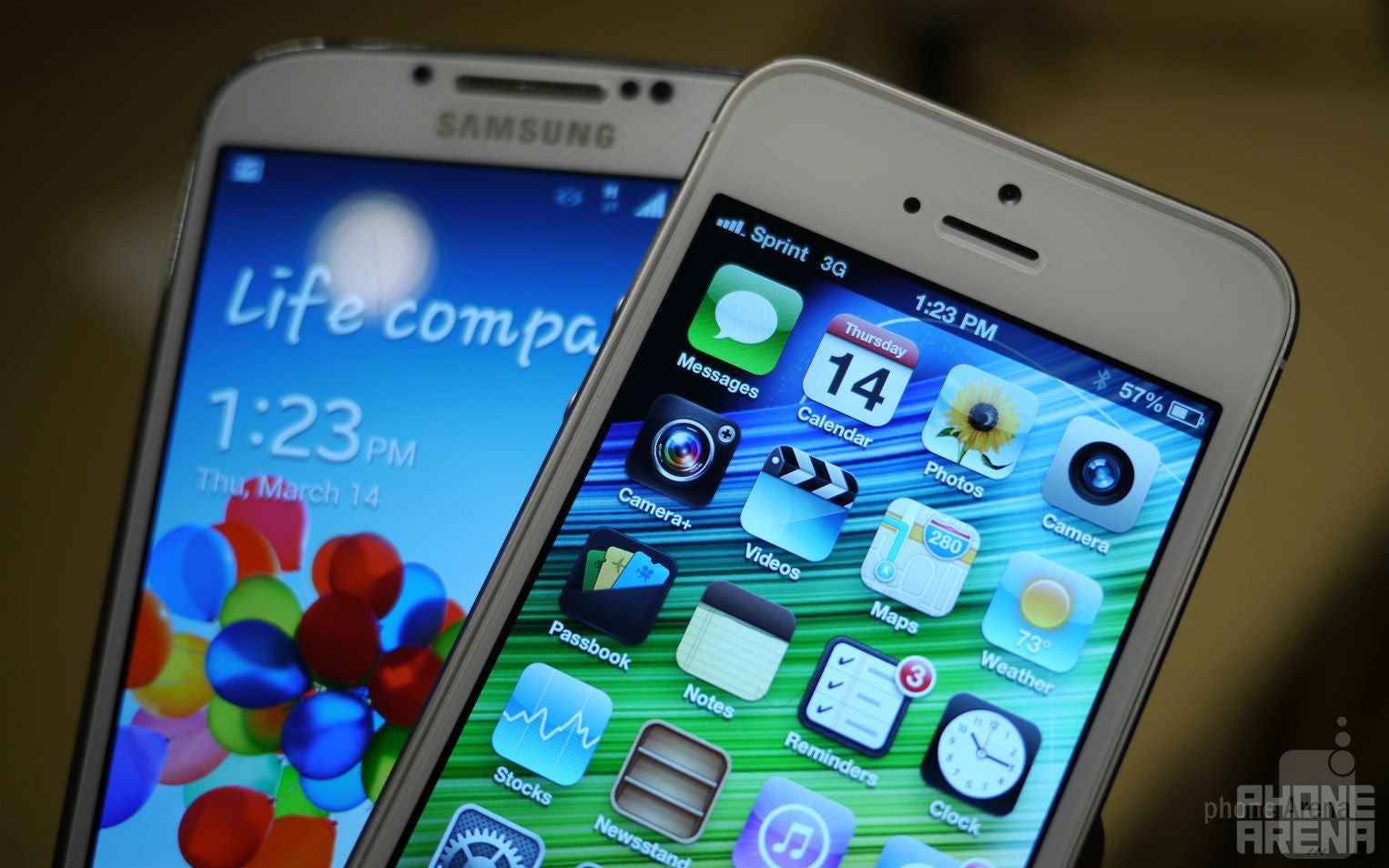 Samsung Galaxy S 4 vs Apple iPhone 5: first look