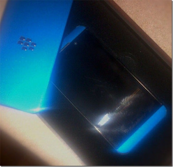 Blue Berry Z10? - Blue BlackBerry Z10 spotted; BlackBerry 10 invades MLB telecast