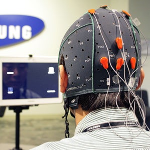 This EEG cap allows users to make selections on a tablet by using their thoughts - Samsung working on brain control of your phone or tablet