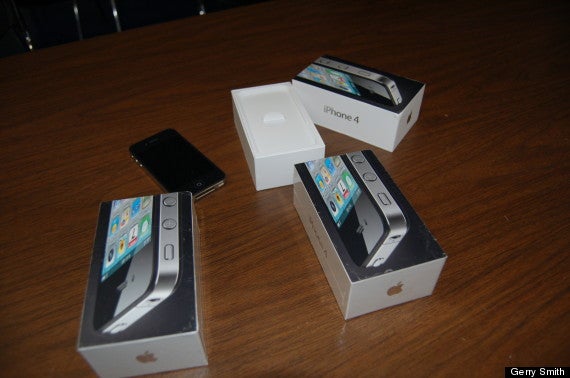 Apple lends the cops Apple iPhone units to use in the sting - San Francisco cops go undercover in bid to halt Apple iPhone thefts