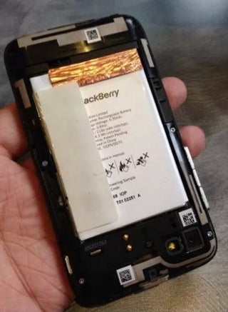BlackBerry R10 to last longer, spotted with a larger, 2180mAh battery