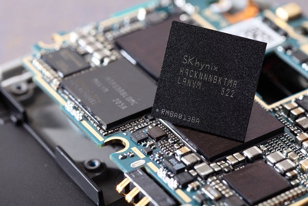 SK Hynix unveils 'world’s first' 8Gb LPDDR3 RAM chip