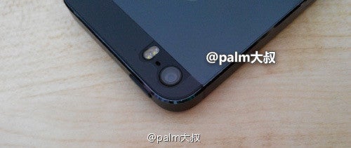 Another leak of the Apple iPhone 5S allegedly shows off a dual-flash - Another leaked Apple iPhone 5S photo shows dual LED flash