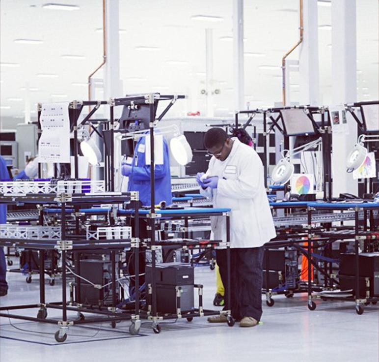 Motorola tweets pic of Moto X on the assembly line in Texas