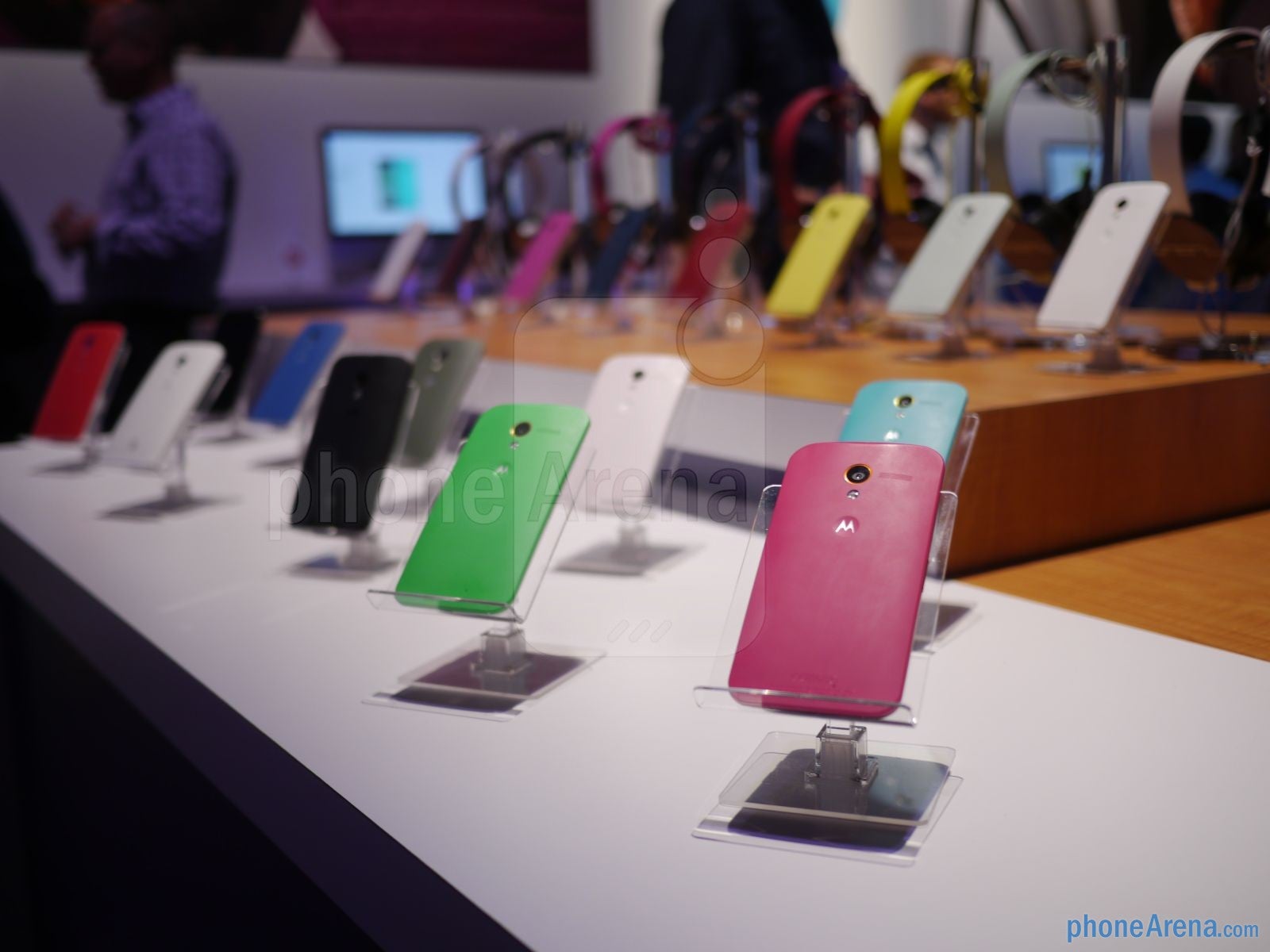 Moto Maker is Santa&#039;s workshop for your custom-tailored Moto X, exclusive to AT&amp;T
