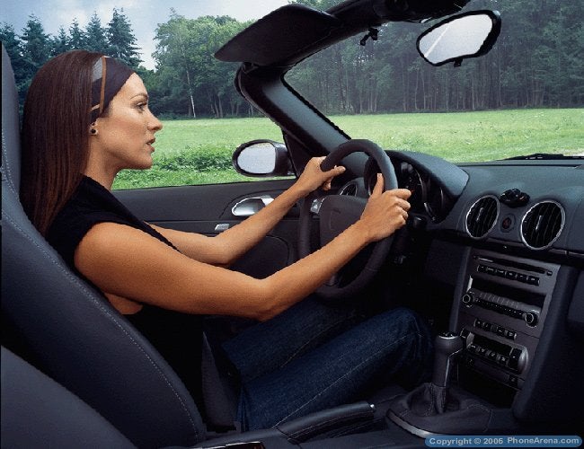 Parrot MK6000 - new music-dedicated car-kit with Bluetooth