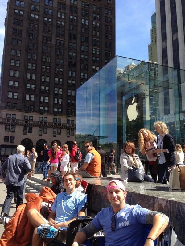 Customers already lining up for iPhone 5S, obviously have no jobs, sense of time