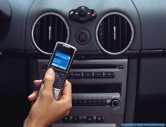 Parrot MK6000 - new music-dedicated car-kit with Bluetooth