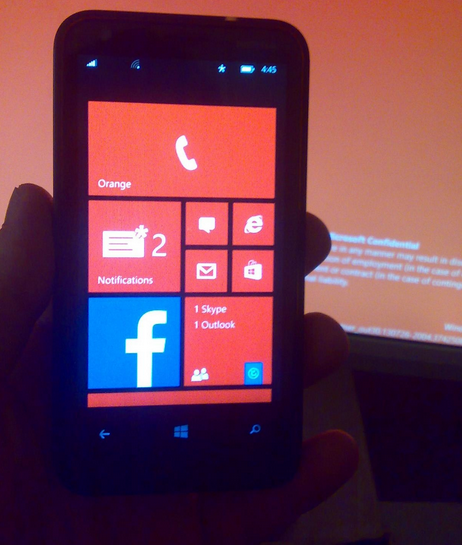 Picture of&amp;nbsp; Nokia Lumia 620 running Windows Phone 8.1 was found on a microSD card - Image of Windows Phone 8.1 found on a microSD card