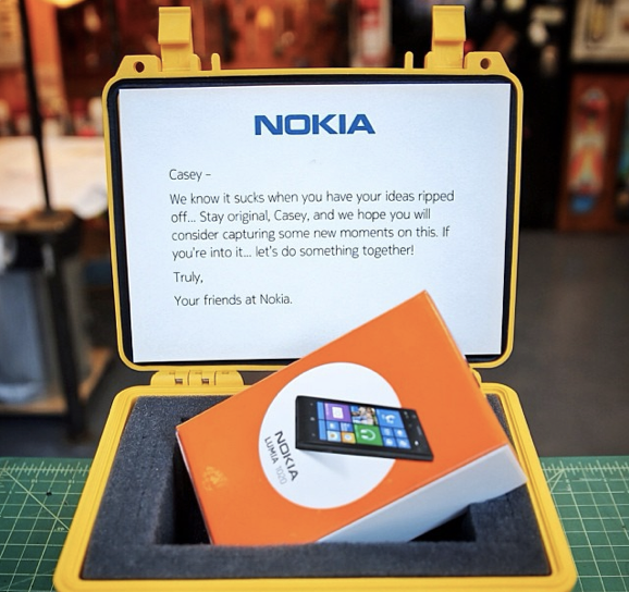 Nokia sends the filmmaker a free Nokia Lumia 1020 - Nokia gives free phone to filmmaker whose work was stolen by Apple