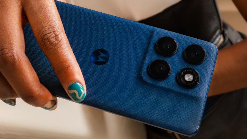 Motorola Edge 60 Pro Charging